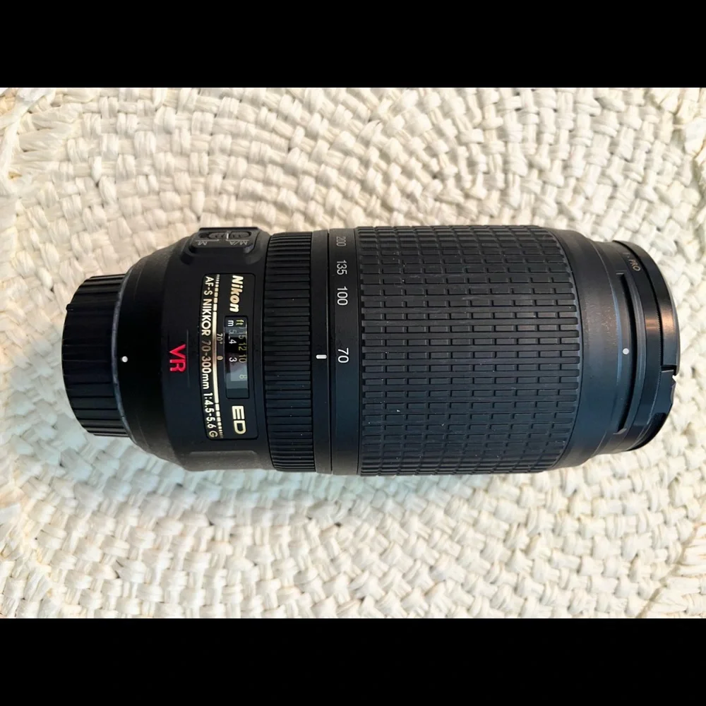 Nikon AF-S VR Zoom-Nikkor 70-300mm F/4.5-5.6G IF-ED